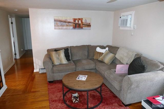 14 Lohmann Pl - Photo 2 of 16