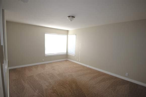 2939 Michelle Ln - Photo 3 of 4