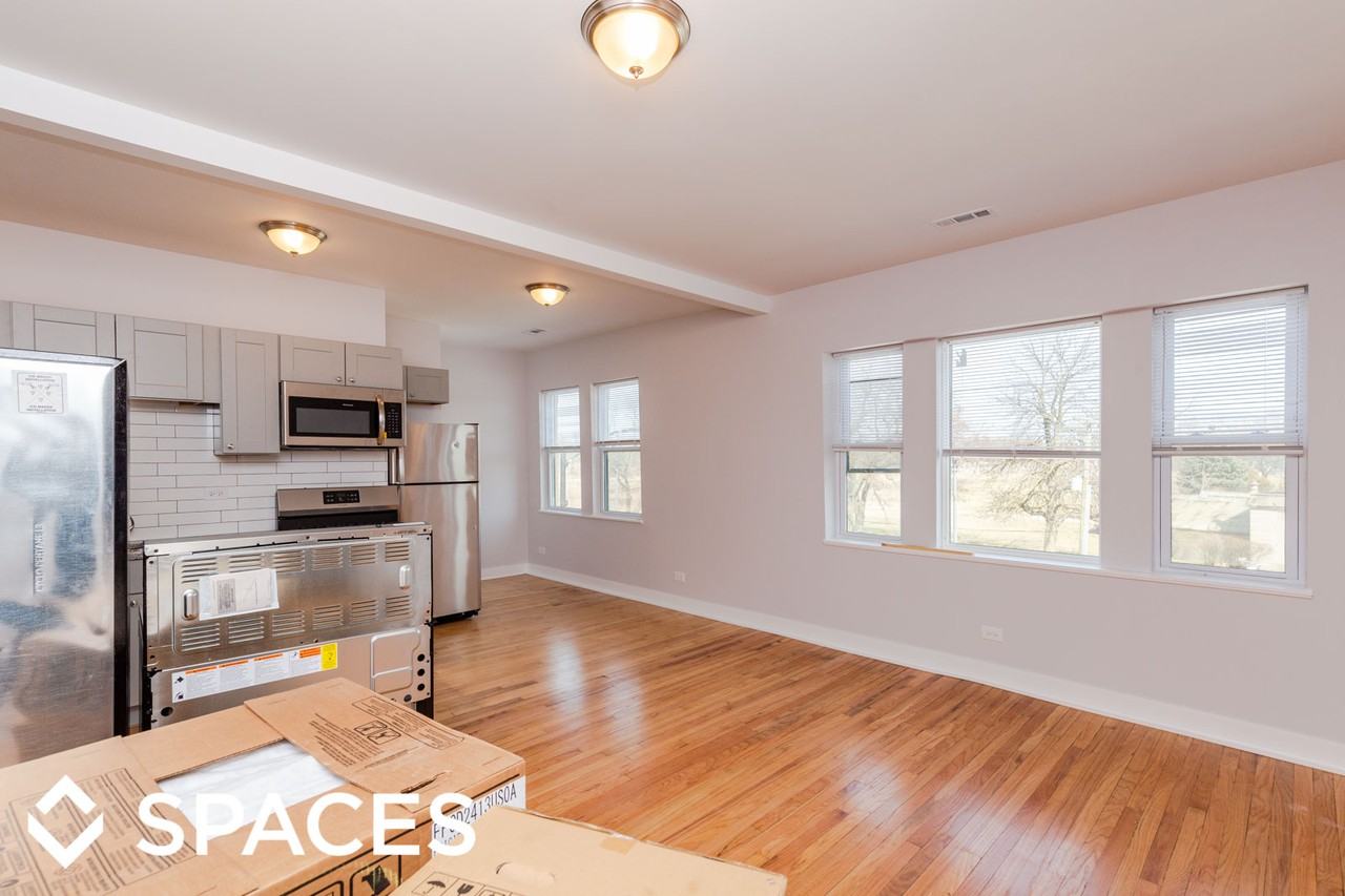 5600 N Western - Photo 2 of 7