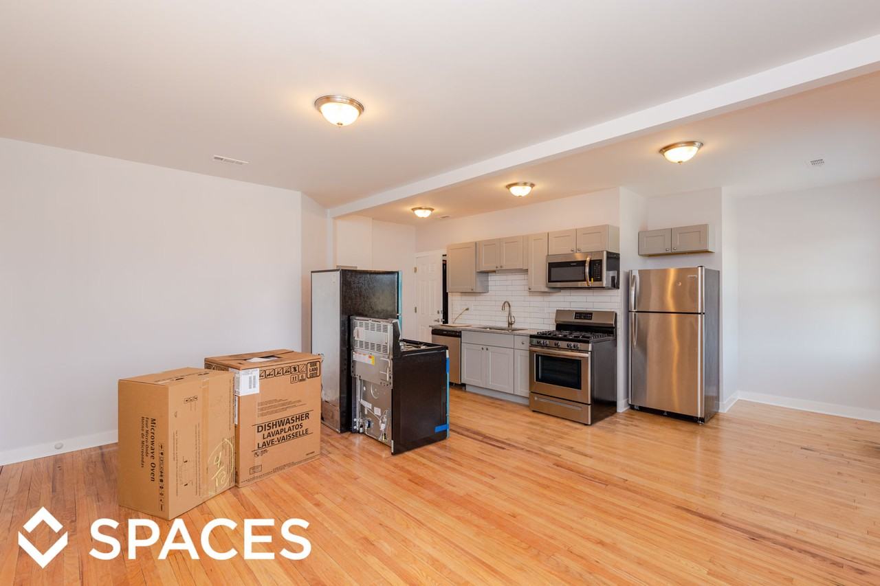 5600 N Western - Photo 3 of 7