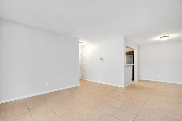 1305 Augusta Dr - Photo 3 of 25
