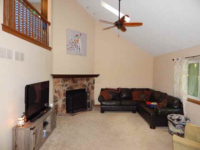 2746 Springdale Cir - Photo 2 of 28