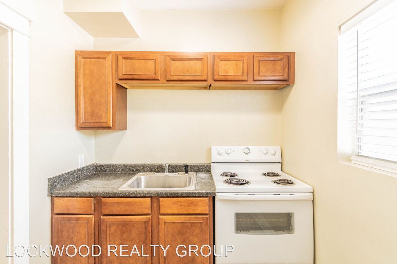 1539 W WOODLAWN AVE - Photo 2 of 13