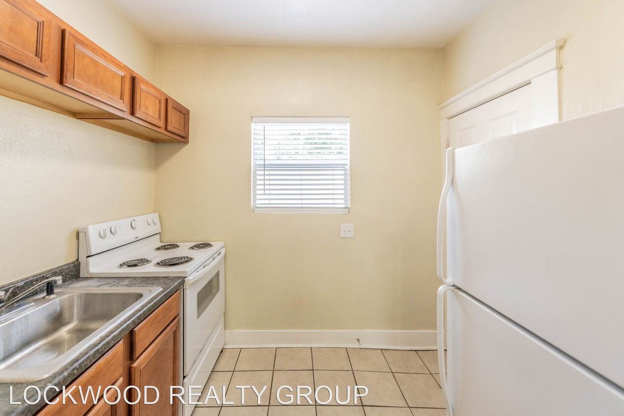 1539 W WOODLAWN AVE - Photo 3 of 13