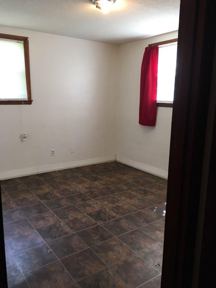 1602 Boyd Ln B - Photo 3 of 6