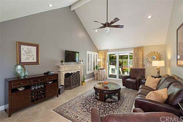 38 Rollins Pl - Photo 3 of 12