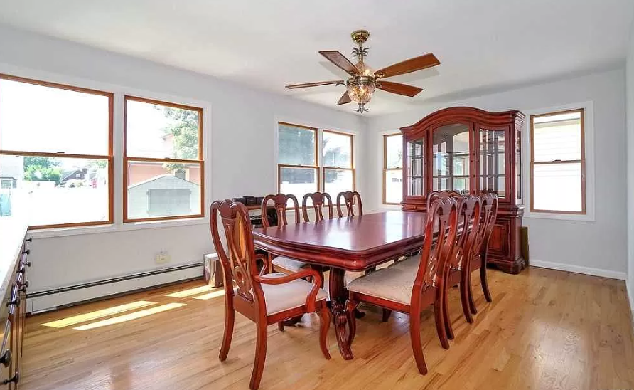 320 Carol Drive - Photo 3 of 4