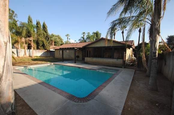 2757 Arlington Ave - Photo 2 of 14