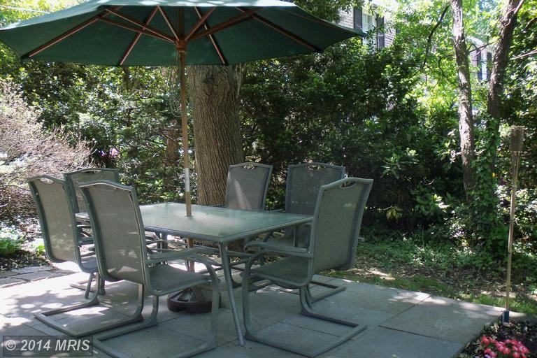 304 Woodbourne Ave - Photo 2 of 15