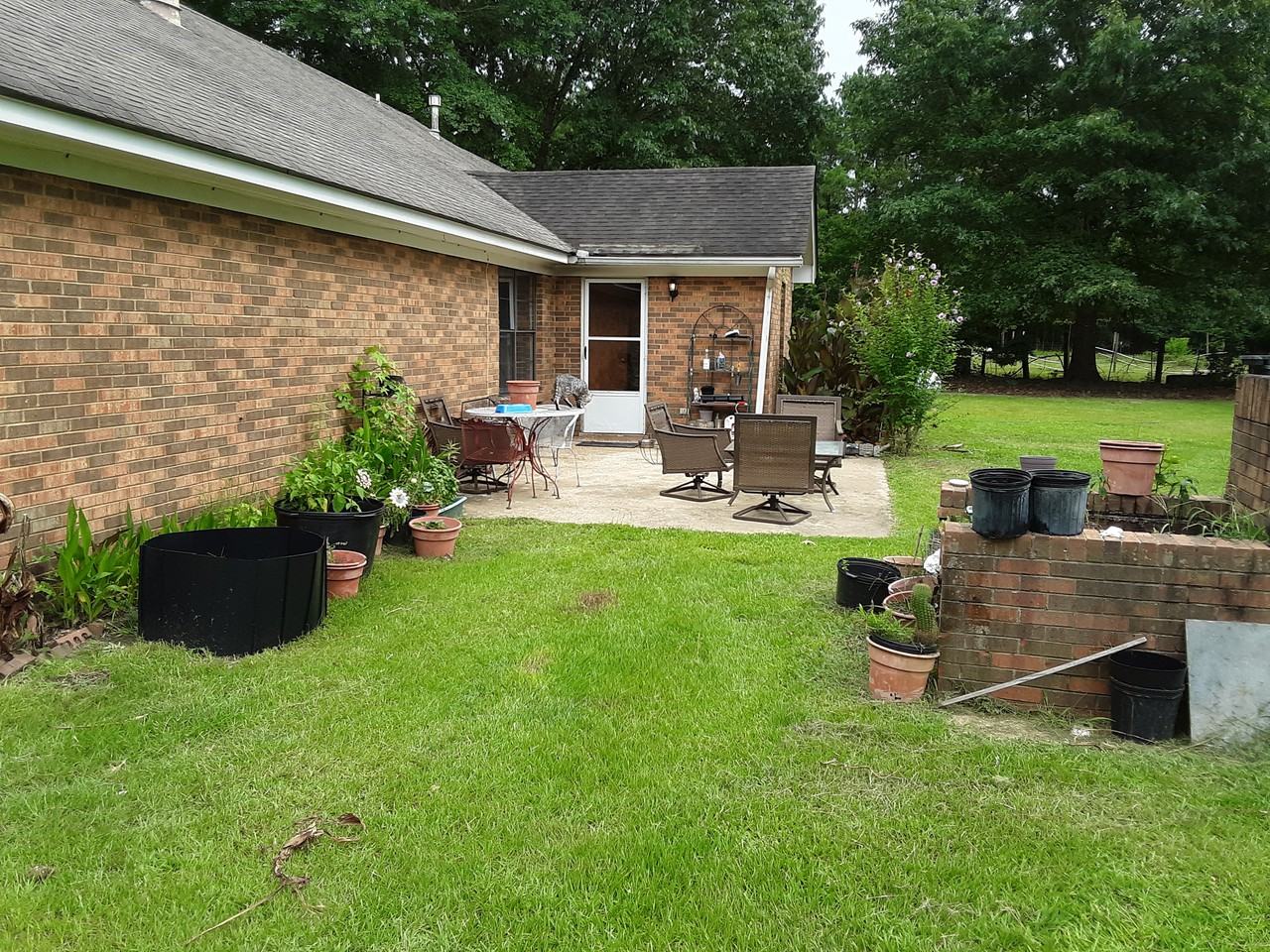 1896 Boyd Springs Rd - Photo 3 of 11