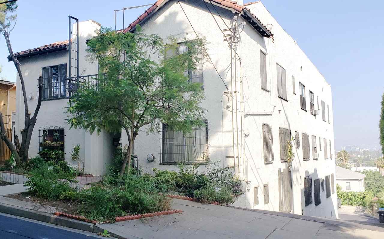 807 Hyperion Avenue Apartments in Silver Lake, Los Angeles, CA 90029