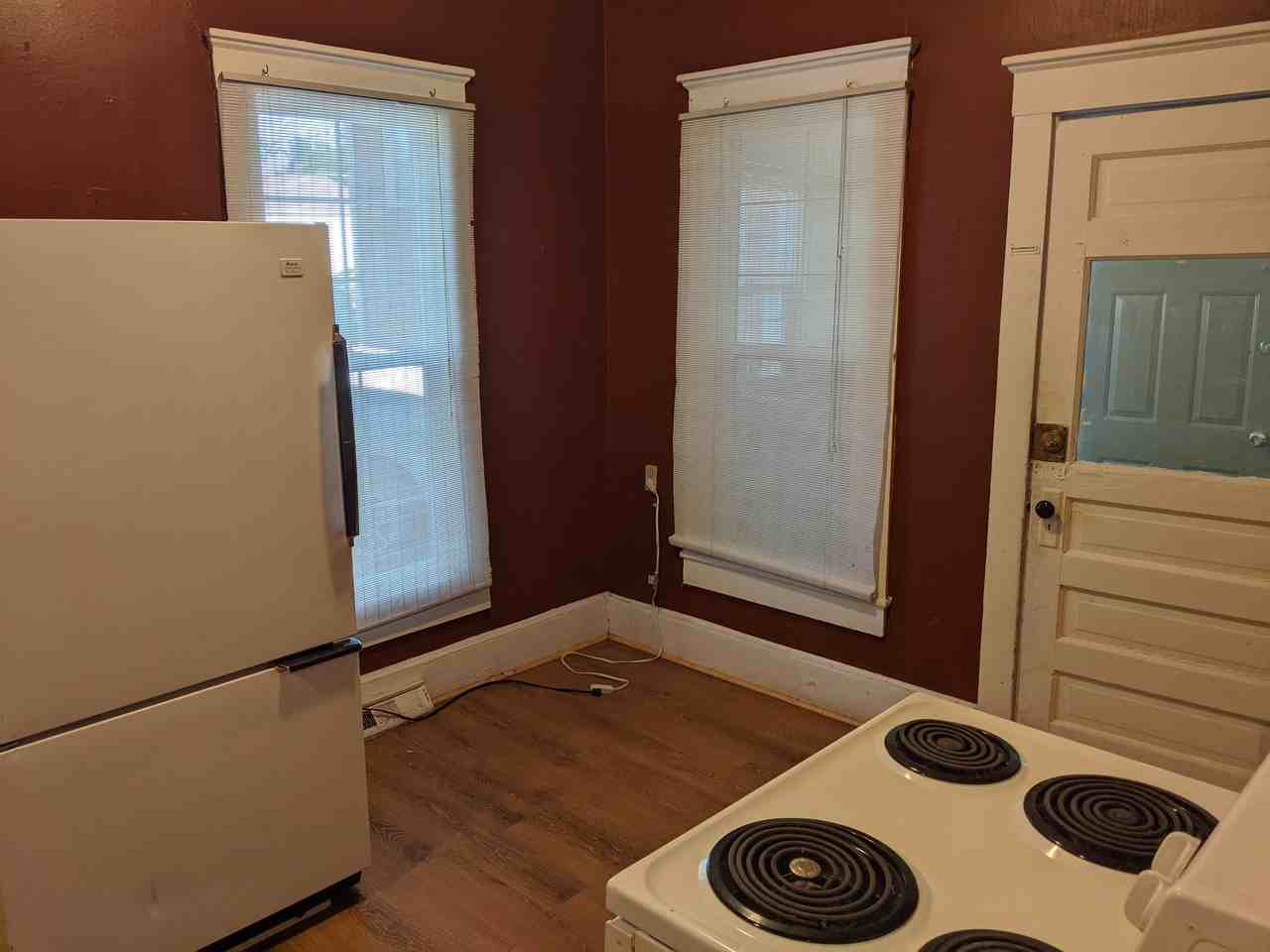 413 S. Broadway - Photo 2 of 33