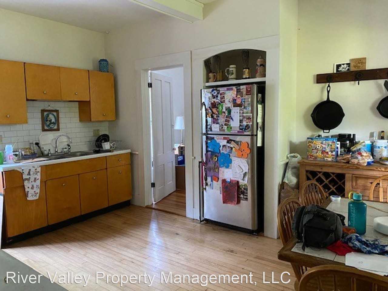 29 Ascutney St - Photo 2 of 7