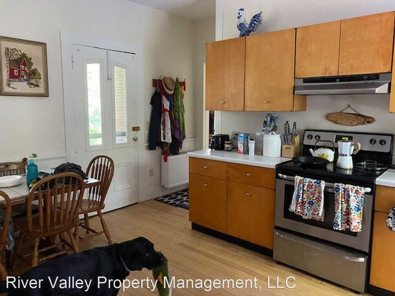 29 Ascutney St - Photo 3 of 7