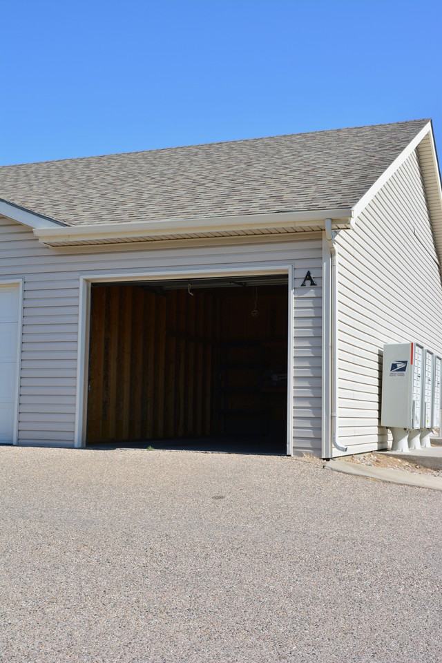 200 Country West Rd - Photo 3 of 14