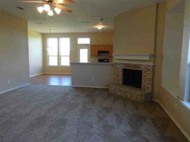 3020 Prairie Hill Ln - Photo 3 of 15