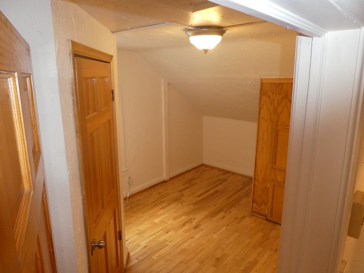 1913 Emerson - Photo 3 of 18