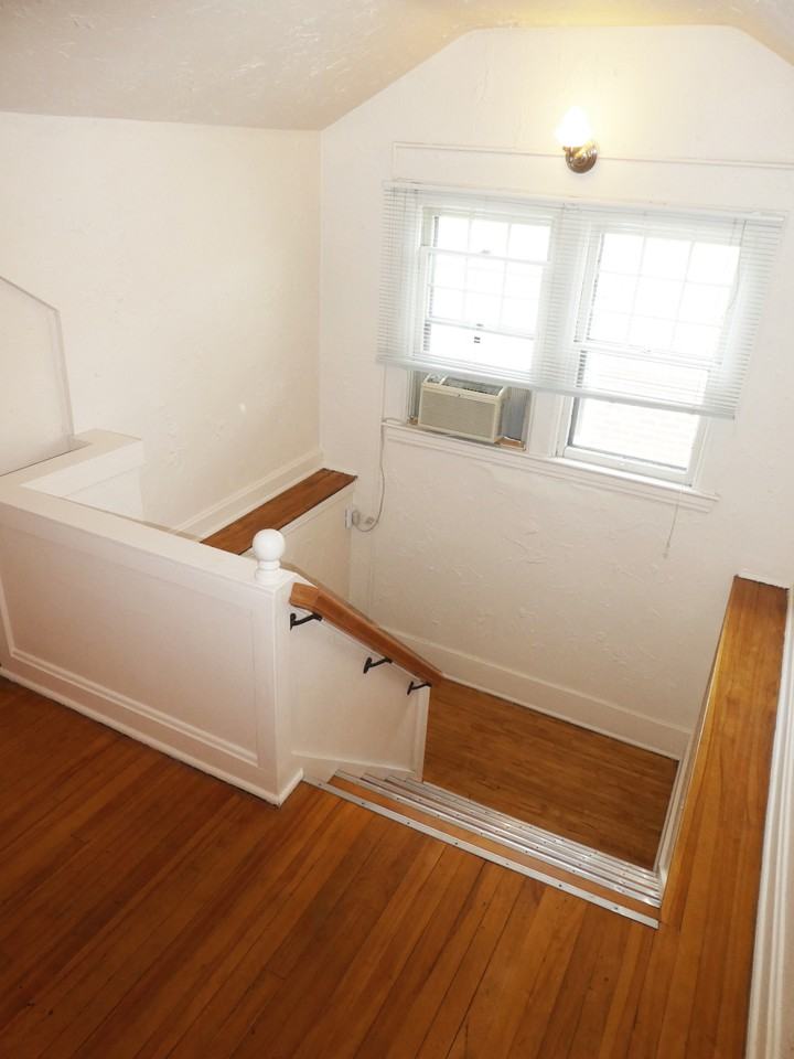 1913 Emerson - Photo 2 of 18