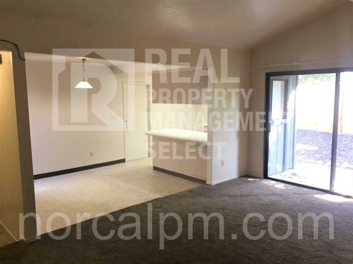 9282 Corinthian Cir - Photo 3 of 13