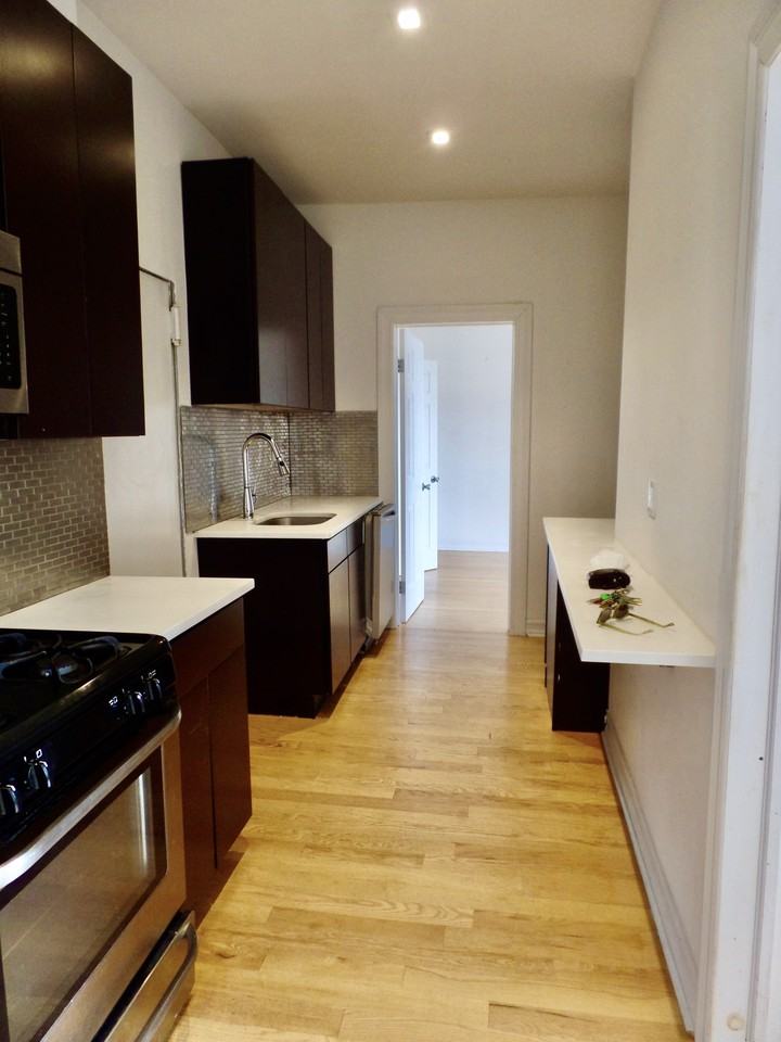 1087 Carroll Street #C14