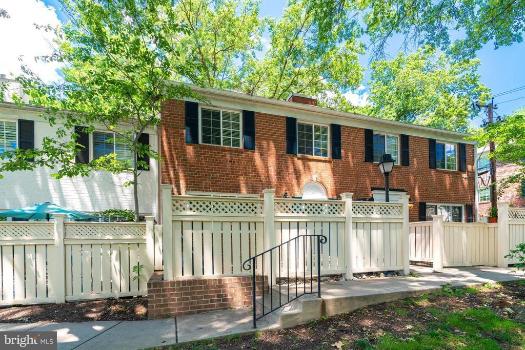 1171 N Van Dorn St - Photo 2 of 40