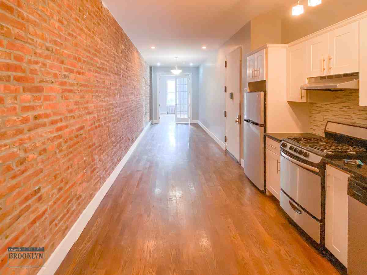 653 Knickerbocker Ave #2
