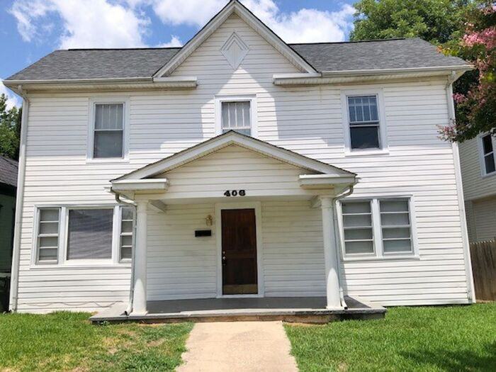 406 S Yadkin Ave - Photo 2 of 17