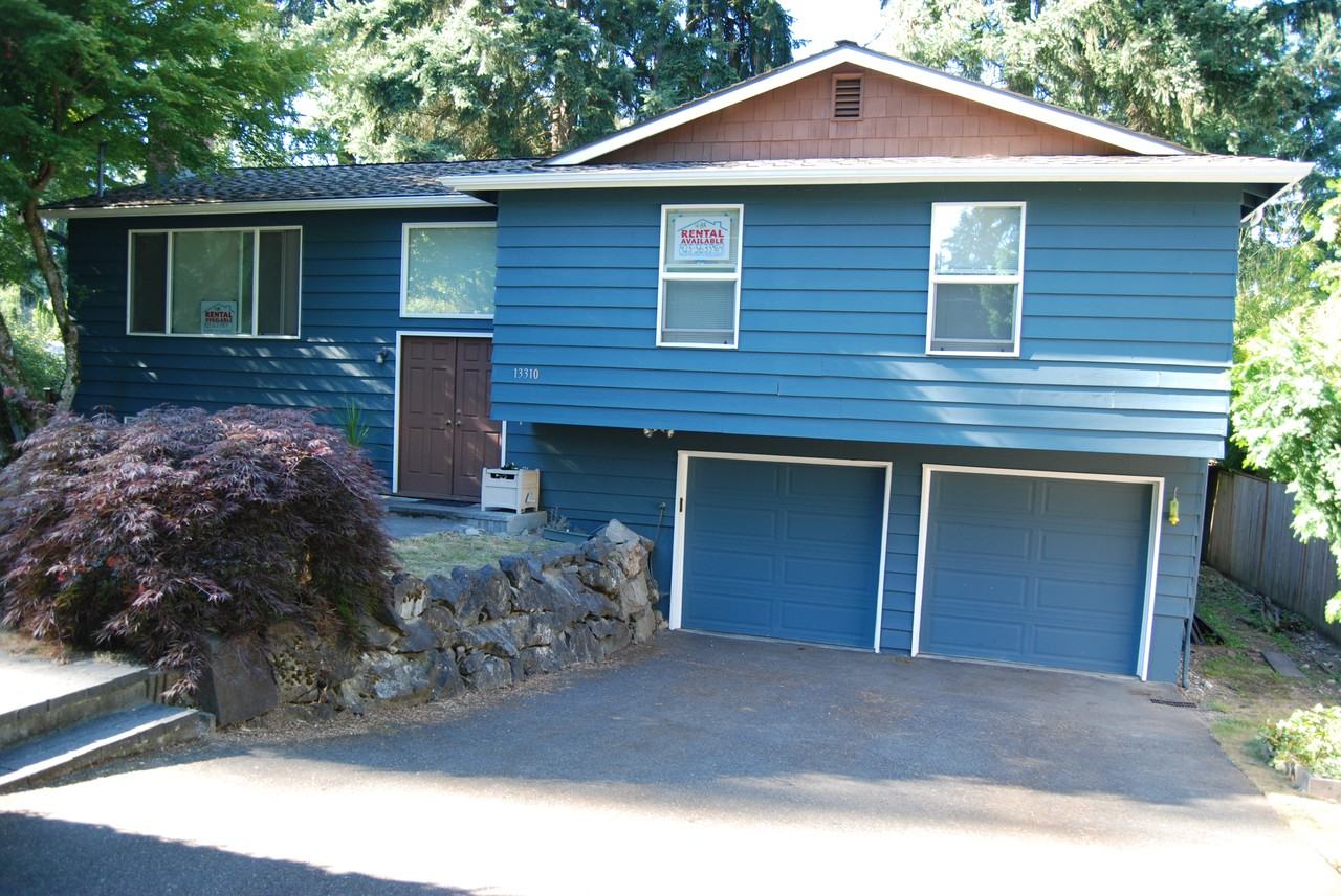 13310 Ne 74th St - Photo 2 of 10
