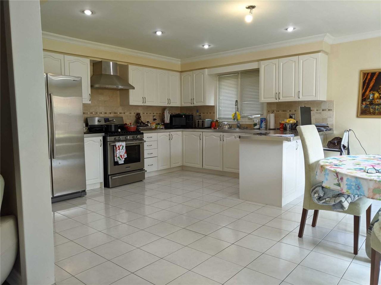 76 Woodstone avenue - Photo 3 of 4