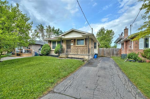 Hillview Road Apartments in Western Hill, St. Catharines, ON L2S None