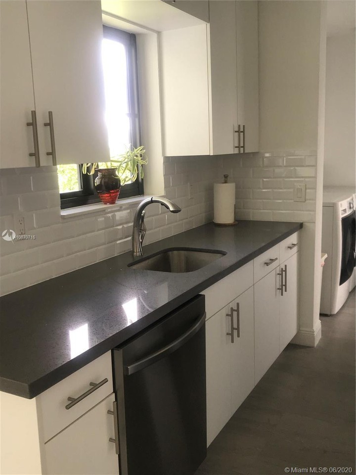 680 West 50th Place - Photo 3 of 8