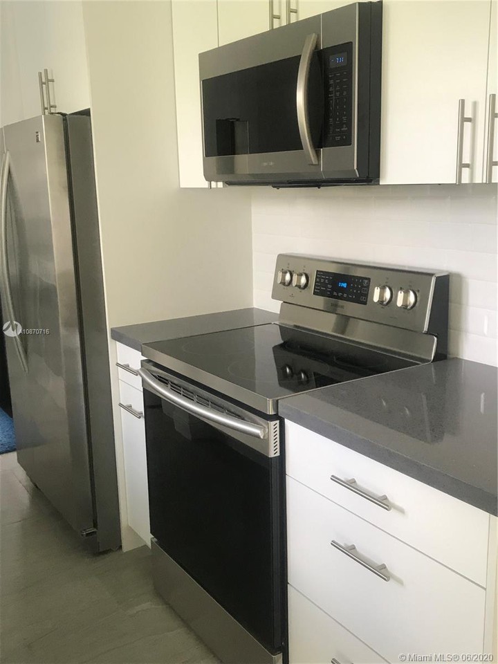 680 West 50th Place - Photo 2 of 8