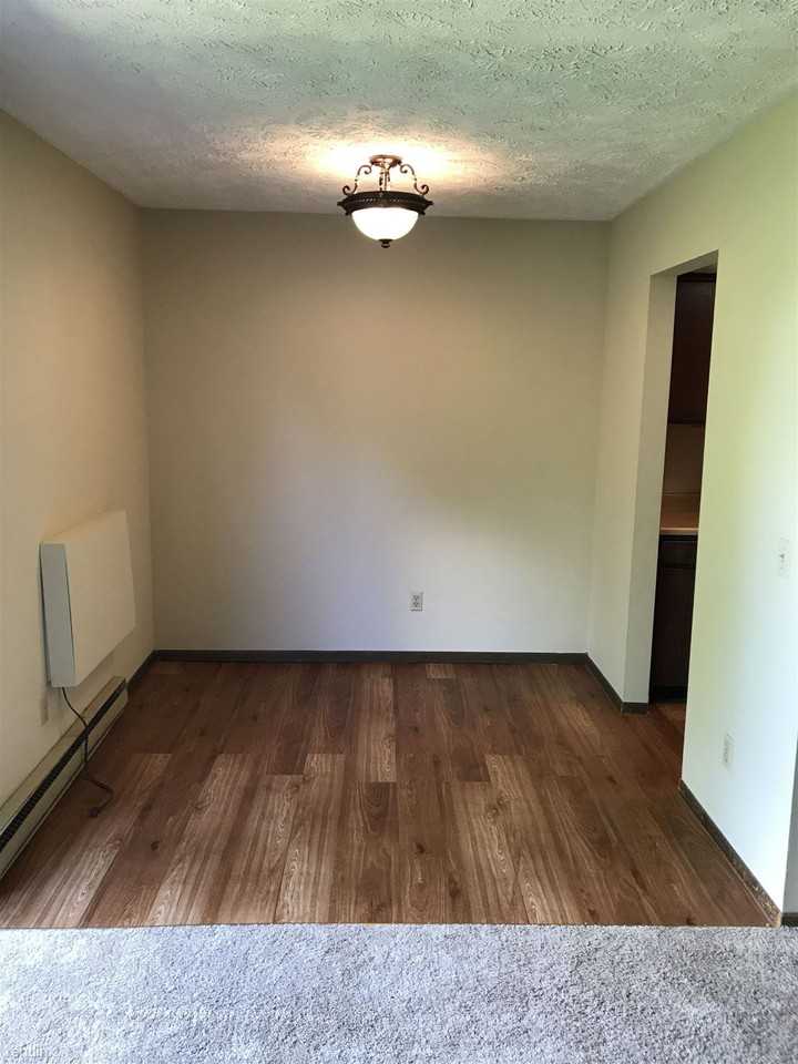 1246 Village Ln - Photo 2 of 4