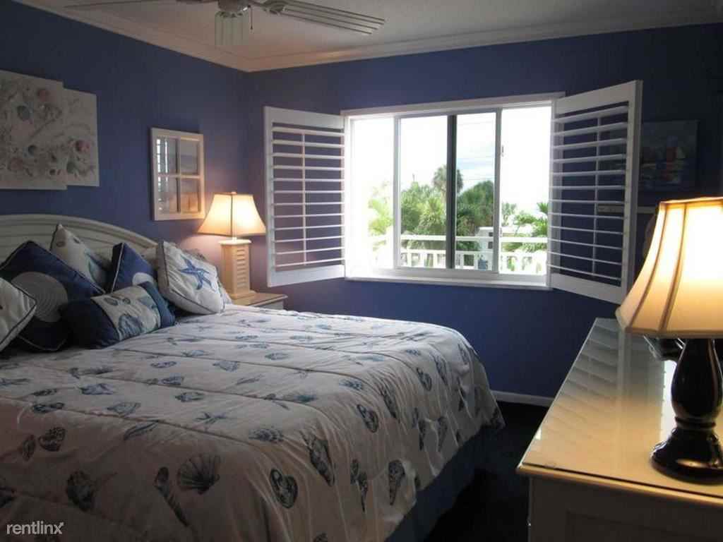 Sunset Royale - Photo 2 of 10