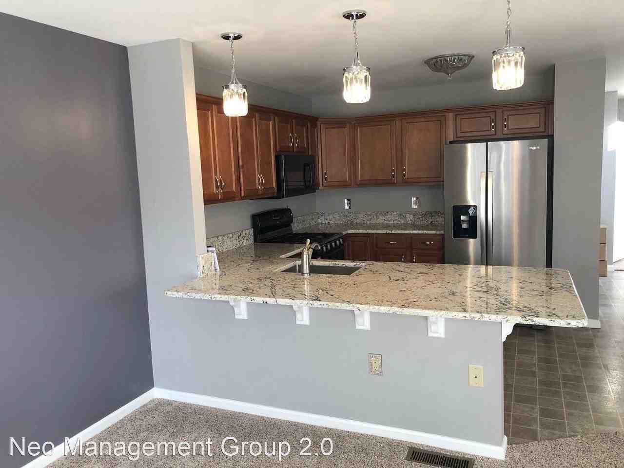 101 Riverside Dr - Photo 3 of 19