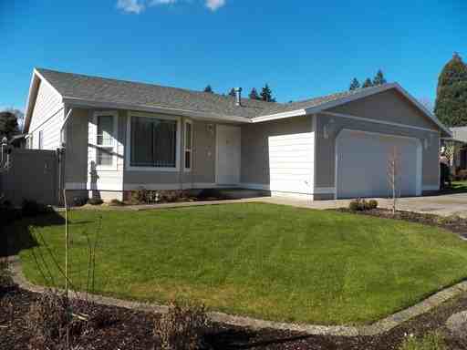 11967 SE Beckman Ave - Photo 2 of 26