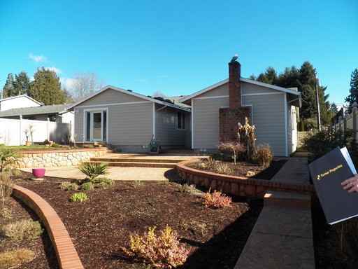 11967 SE Beckman Ave - Photo 3 of 26