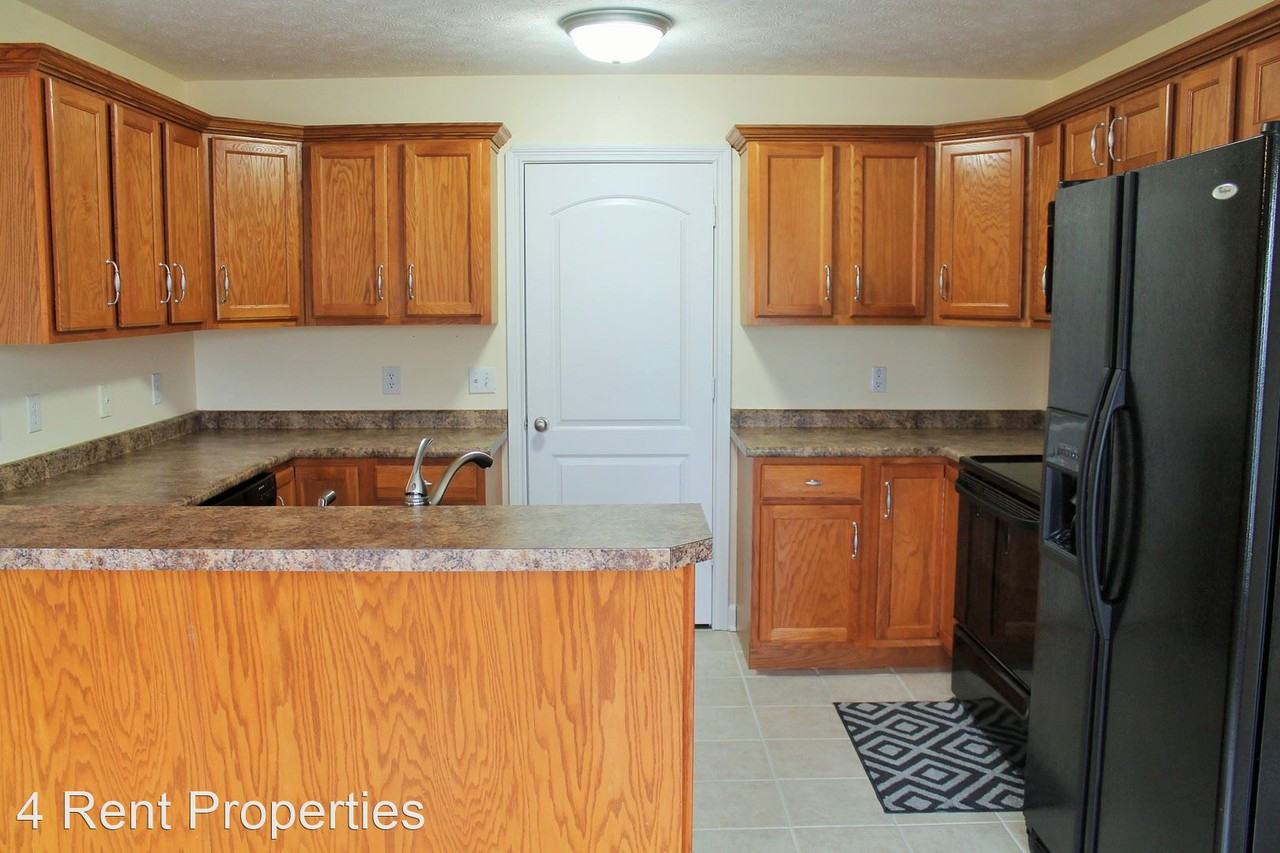 1556 Cedar Springs Cir - Photo 3 of 19