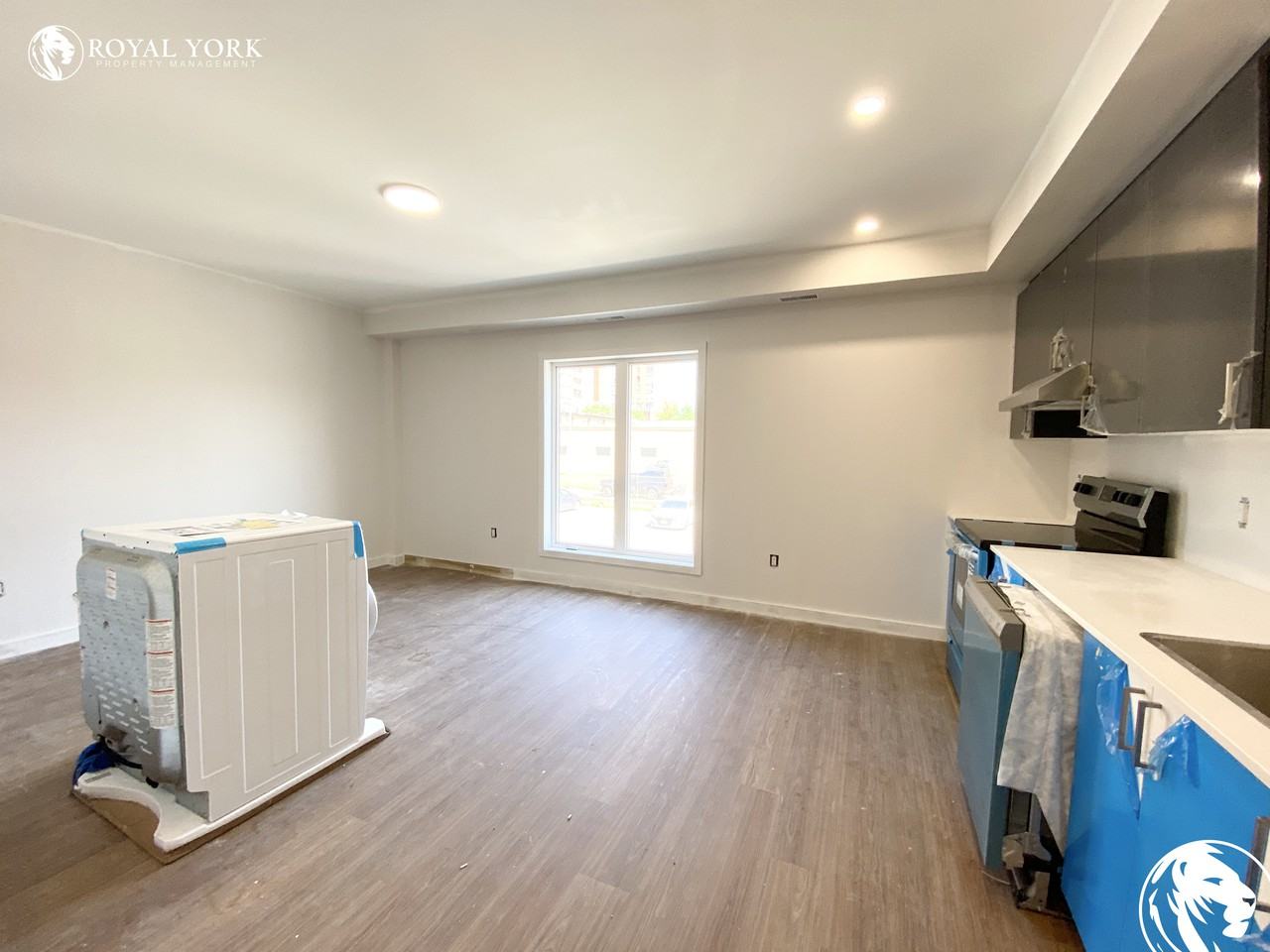 2982 2b-2982 Lake Shore Boulevard West - Photo 2 of 13