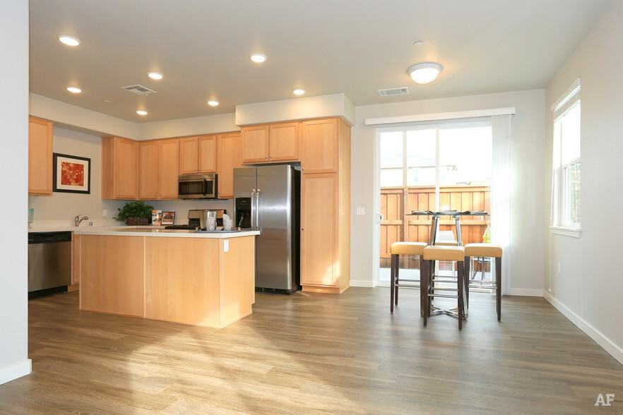 THE RESERVE ROHNERT PARK - Photo 6 of 32