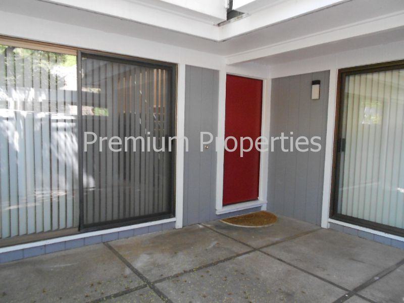 1277 Homestead Ave - Photo 2 of 19