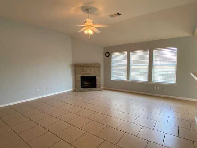 1487 Newbury St - Photo 3 of 20