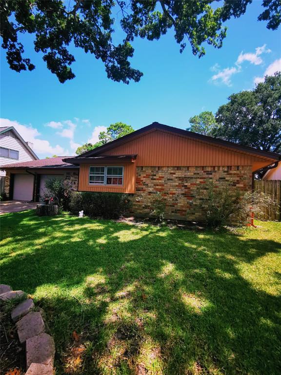 2016 Savanna Ct N - Photo 2 of 23