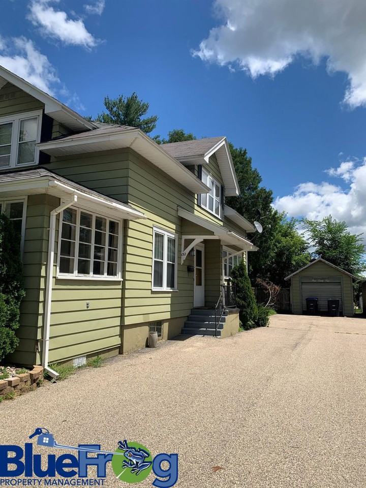 132 S Franklin St - Photo 2 of 18