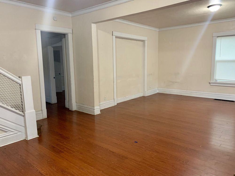710 S 8th St - Photo 2 of 9