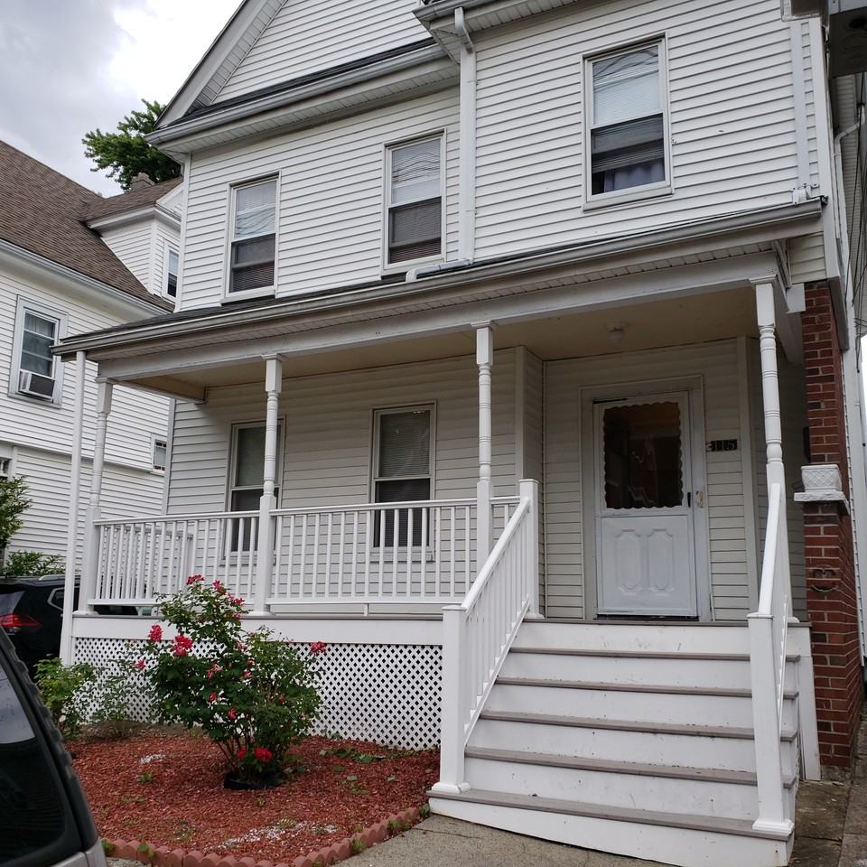 115 Glendale St 1, Everett, MA 02149 3 Bedroom Apartment for Rent