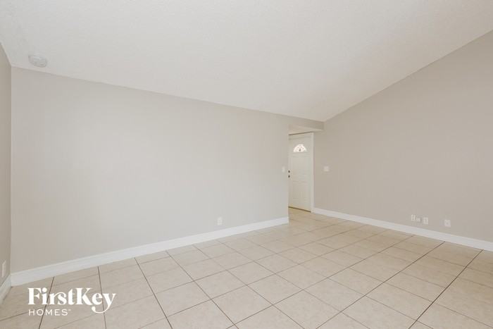 2366 Nw 110th Ter - Photo 3 of 15