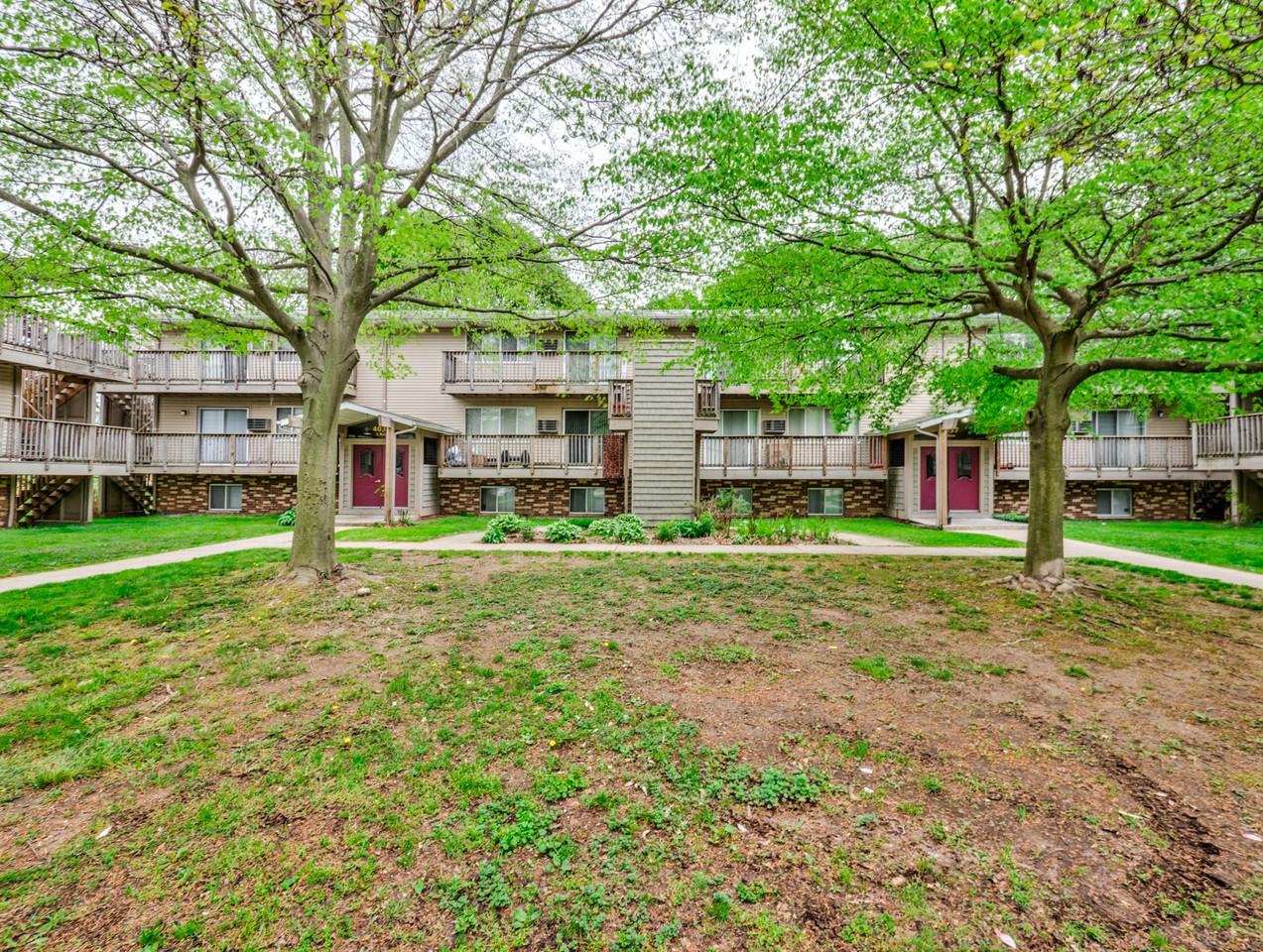 Oakhurst Apartments - Photo 2 of 30