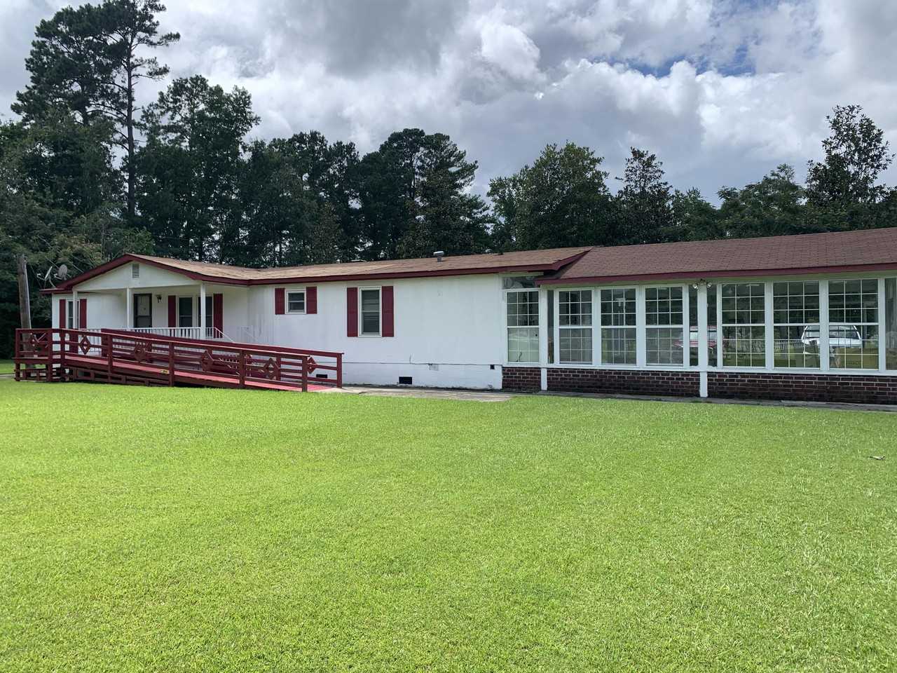 8652 Mitchell Rd, Adams Run, SC 29426 3 Bedroom Apartment for 1,300