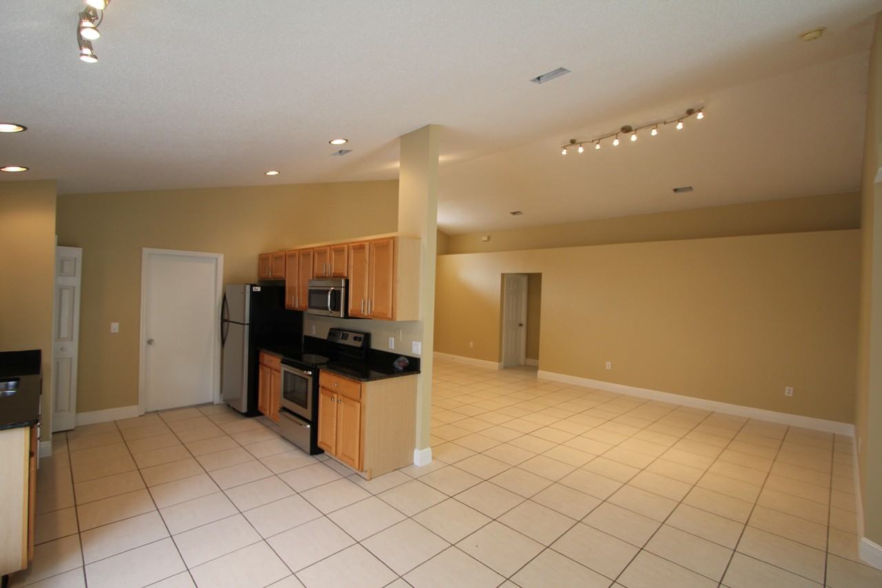 459 Canary Island Cir - Photo 3 of 11